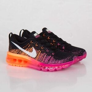 Nike Flyknit Max